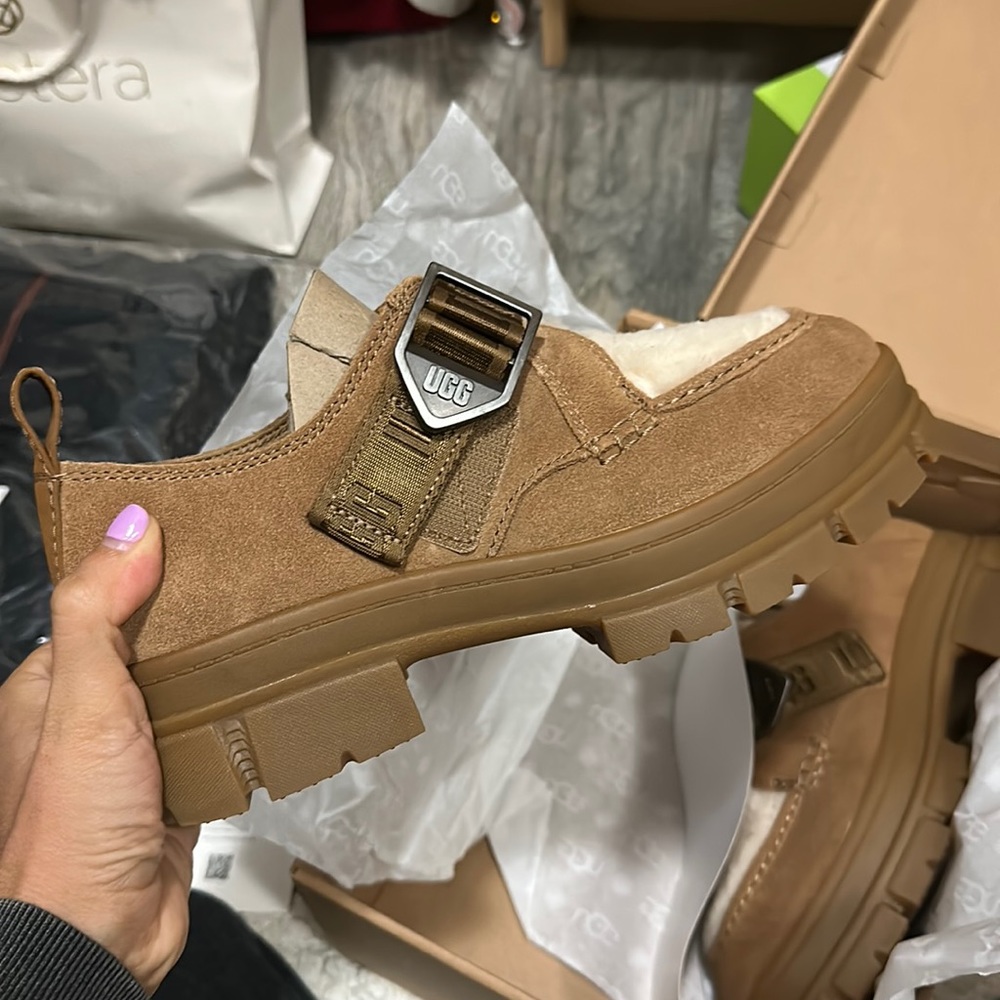 Ugg ashton shoe